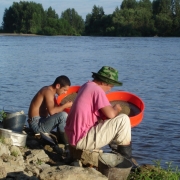 Промывка породы на ситах